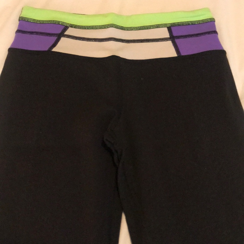 LULULEMON GROOVE PANT. Size 4.